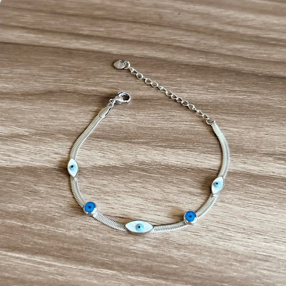 Silver Evil Eye Bracelet Q402